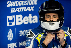 Randy de Puniet teste la nouvelle Suzuki XRH-1 pour 2015