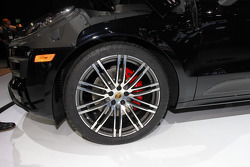 2014 PORSCHE MACAN