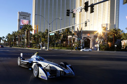 Spark-Renault SRT-01E en Las Vegas Boulevard