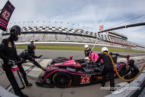 Pit stop for #42 OAK Racing Morgan Nissan: Olivier Pla, Roman Rusinov, Gustavo Yacaman, Oliver Webb