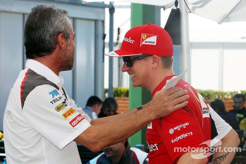 Beat Zehnder, Sauber F1 Team Manager, com Kimi Raikkonen, Ferrari