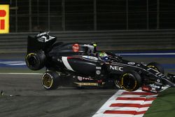 Esteban Gutierrez, Sauber e Pastor Maldonado, Lotus F1 Team batem