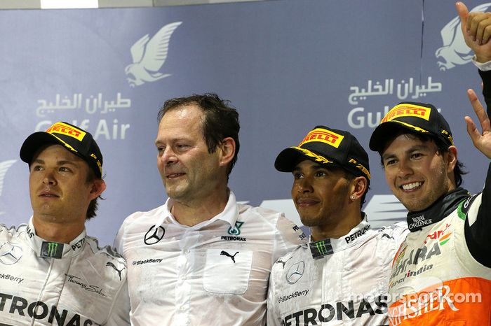 Lewis Hamilton, Mercedes AMG F1 Team y Nico Rosberg, Mercedes AMG F1 Team y Sergio Pérez, Sahara For
