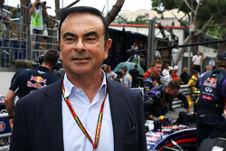 Carlos Ghosn, Renault'nun Başkanı gridde