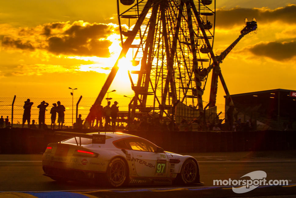 #97 Aston Martin Racing Aston Martin Vantage V8: Darren Turner, Stefan Mücke, Bruno Senna