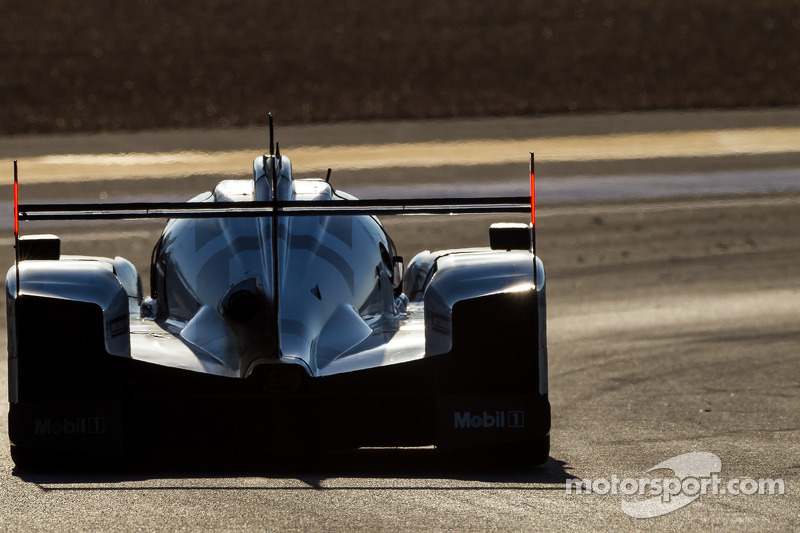 #20 Porsche Team Porsche 919 Hybrid: Timo Bernhard, Mark Webber, Brendon Hartley