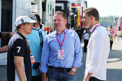 (Esquerda para direita): Jacques Villeneuve, com Jos Verstappen e seu filho Max Verstappen