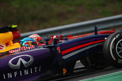 Sebastian Vettel, Red Bull Racing RB10 y Kimi Raikkonen, Ferrari F14-T