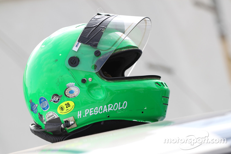 Casco de Henri Pescarolo