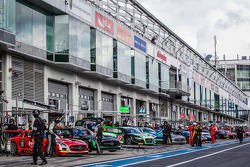 Pitlane ambiance