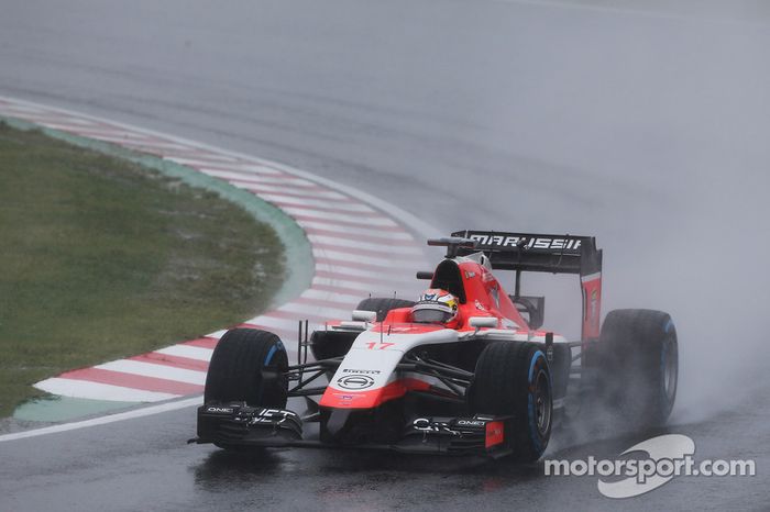 La lluvia afecta a la carrera de Suzuka