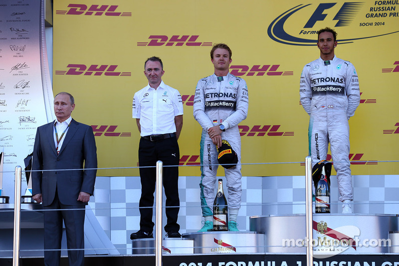 Vladimir Putin, Presidente de Rusia con Nico Rosberg, Mercedes AMG F1 W05, Lewis Hamilton, Mercedes 