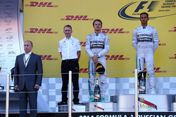 Vladimir Putin, presidente russo com Nico Rosberg, Mercedes AMG F1 W05, Lewis Hamilton, Mercedes AMG F1 W05