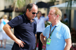 (Links naar rechts): Gerhard Berger, met Jonathan Palmer