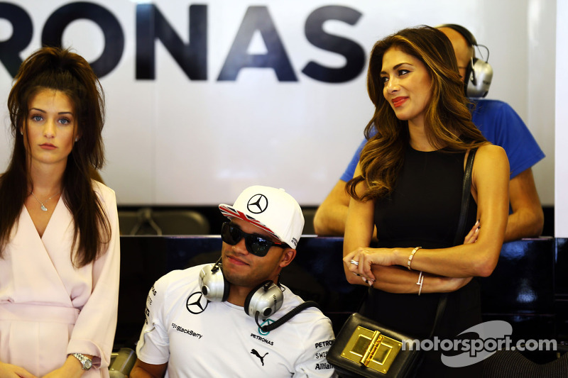 Nick Hamilton e Nicole Scherzinger, cantora, irmão e namorada de Lewis Hamilton, Mercedes AMG F1