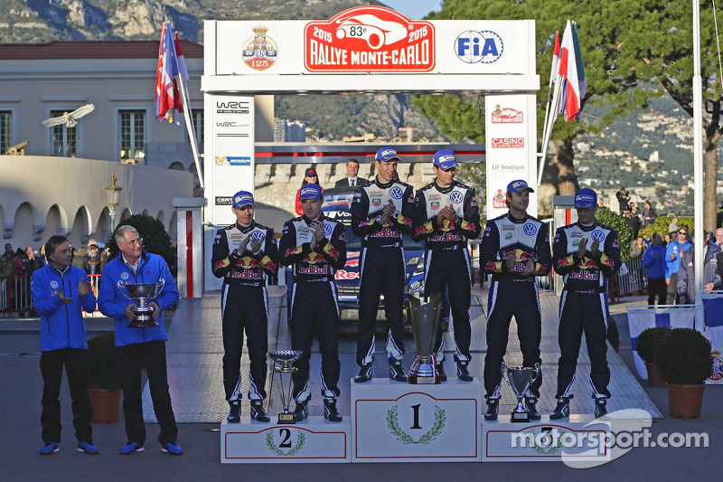 Podio: segundo lugar Jari-Matti Latvala, Miikka Anttila, ganadores Sébastien Ogier,  Julien Ingrassi