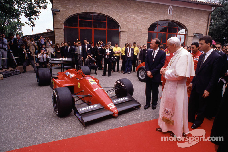 Візит папи Римського Івана Павла ІІ до Ferrari, 1988 рік