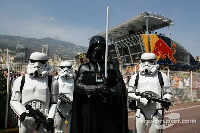 Darth Vader con sus tropas