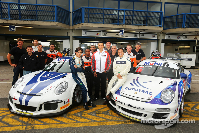 Nelson Piquet, dan his 16-year-old son Pedro Piquet test Porsche 911 GT3 cars dari the Porsche GT3 Cup Brazil series