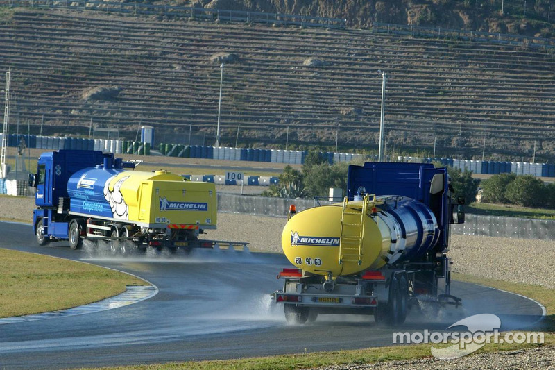 #9: Tanklaster setzen den Kurs in Jerez unter Wasser