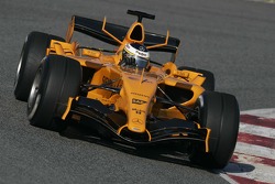 Pedro de la Rosa test la nouvelle McLaren MP4-21