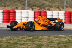 Pedro de la Rosa testet den neuen McLaren MP4-21