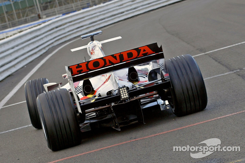 Takuma Sato, first outing, Super Aguri F1 Cari ve its yeni aerodynamic parts