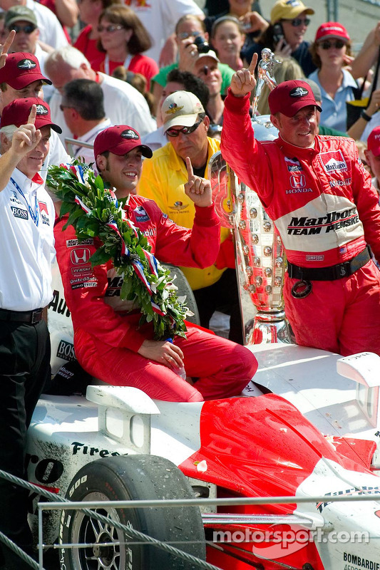 Sam Hornish Jr. Fête sa victoire
