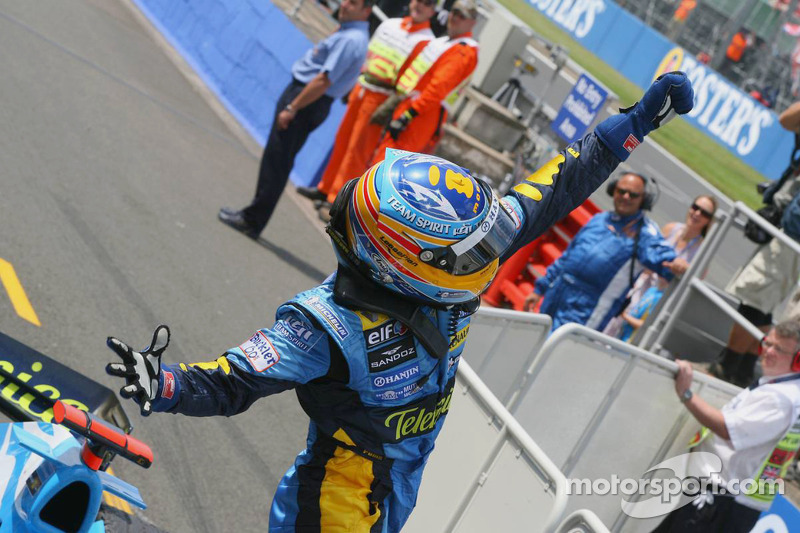 Fernando Alonso fête sa victoire