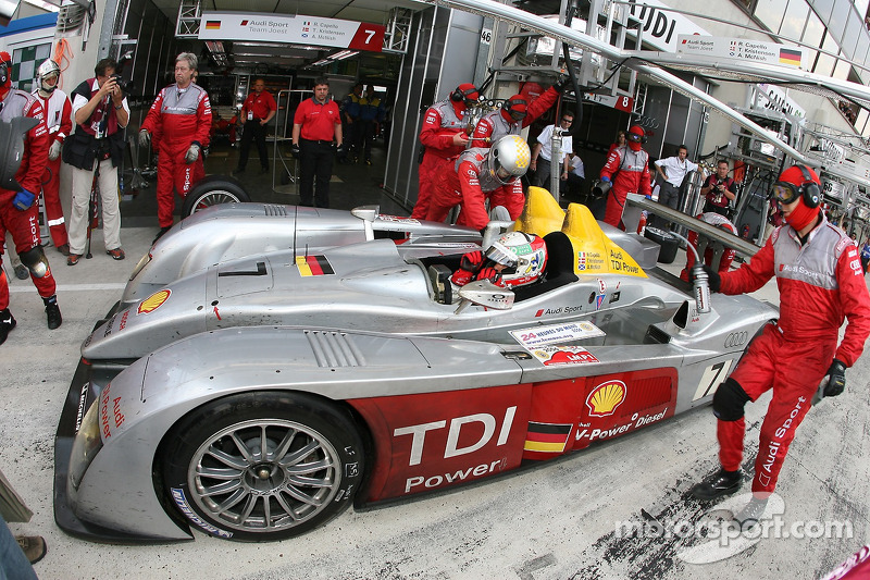 Boxenstopp: #7 Audi Sport Team Joest Audi R10: Allan McNish, Rinaldo Capello, Tom Kristensen