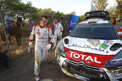 Kris Meeke y Paul Nagle, Citroën DS3 WRC, Citroën World Rally Team change tires