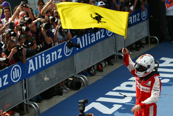 Победитель гонки Себастьян Феттель, Ferrari