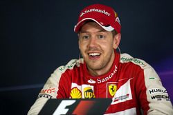 Race winner Sebastian Vettel, Ferrari en la conferencia de prensa de la FIA
