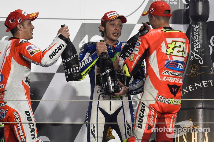 Podio: 1º Valentino Rossi, 2º Andrea Dovizioso, 3º Andrea Iannone