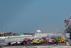 Inicio: Will Power, Team Penske Chevrolet lider