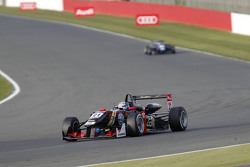 Alexander Albon, Signature
