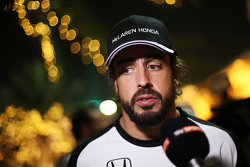 Fernando Alonso, McLaren avec les médias