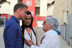 Дэвид Култард, советник Red Bull Racing and Scuderia Toro Rosso, Ли Маккинзи, репортер BBC Televisio