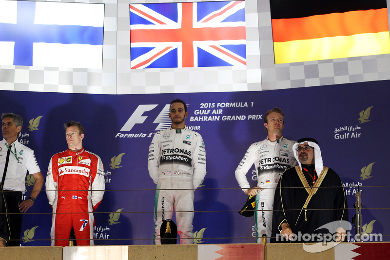 Podium : Kimi Raikkonen, Ferrari, deuxième; Lewis Hamilton, Mercedes AMG F1, vainqueur; Nico Rosberg, Mercedes AMG F1, troisième