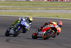 Marc Marquez, Repsol Honda Team, y Valentino Rossi, Yamaha Factory Racing