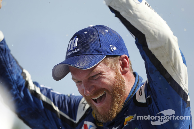 Celebración de Dale Earnhardt Jr., Hendrick Motorsports