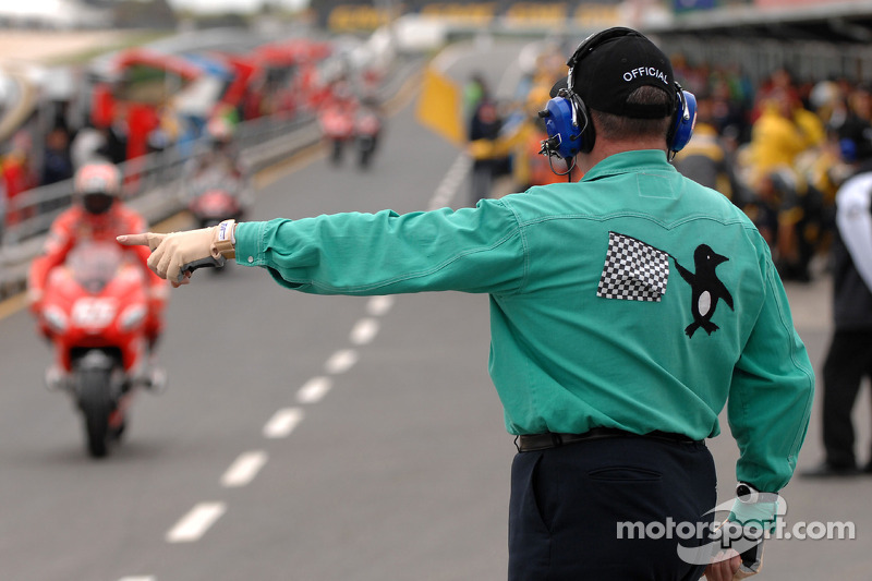 Pitlane activity