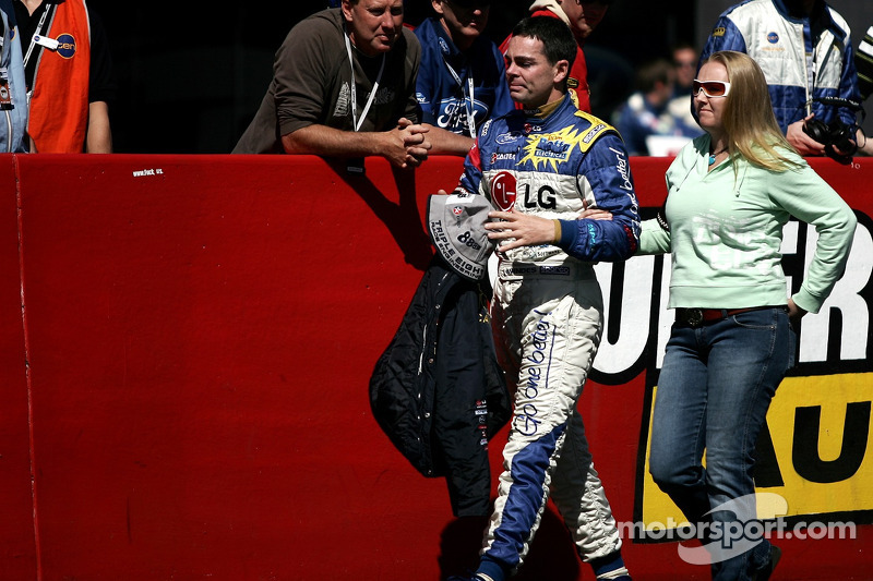 Tough weekend for Craig Lowndes