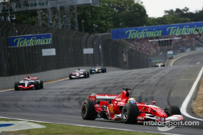 Felipe Massa leads Kimi Raikkonen