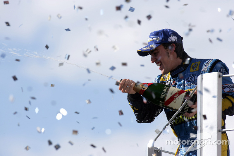 GP do Brasil 2006 – Depois de dois problemas mecânicos de Schumacher (no GP do Japão e na classificação em Interlagos), Alonso pôde correr tranquilo no Brasil em 2006 para garantir seu bicampeonato.