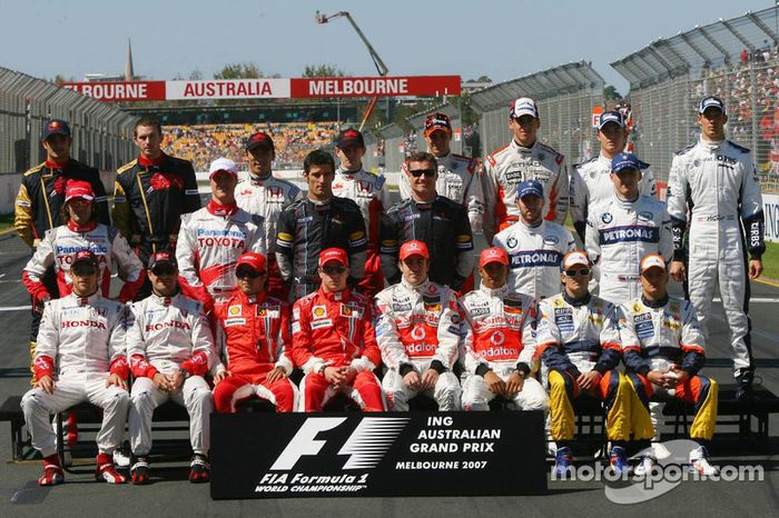 Foto de grupo de los pilotos de F1 de 2007