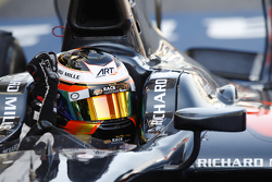 Stoffel Vandoorne, ART Grand Prix,在检录处庆祝胜利