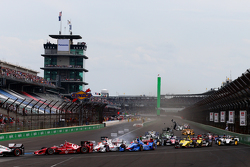Start: Scott Dixon, Chip Ganassi Racing, Chevrolet, mit Dreher