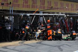 Nico Hulkenberg, Sahara Force India durante una parada en los pits