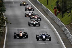 George Russell, Carlin, Dallara Volkswagen en Markus Pommer, Motopark, Dallara Volkswagen